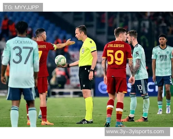 罗杰斯质疑VAR决策为何不让主裁判亲自查看误判情况 罗杰斯质疑VAR决策为何不让主裁判亲自查看误判情况